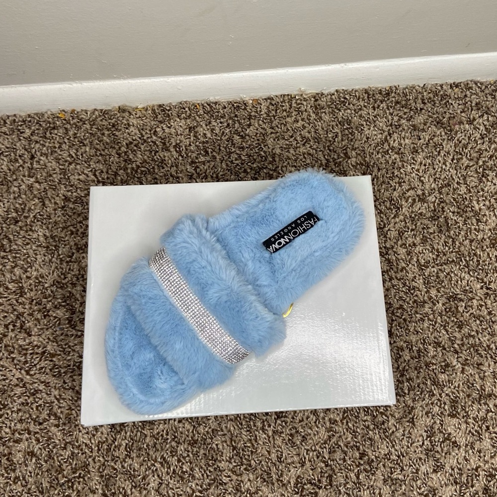 Fluffy rhinestone slides